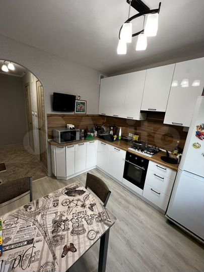 2-к. квартира, 50 м², 4/9 эт.