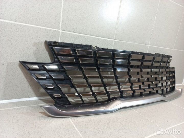 Решетка радиатора Kia Carnival 4