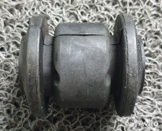 Втулка переднего рычага 1K0407182 8V7 8VE teknorot