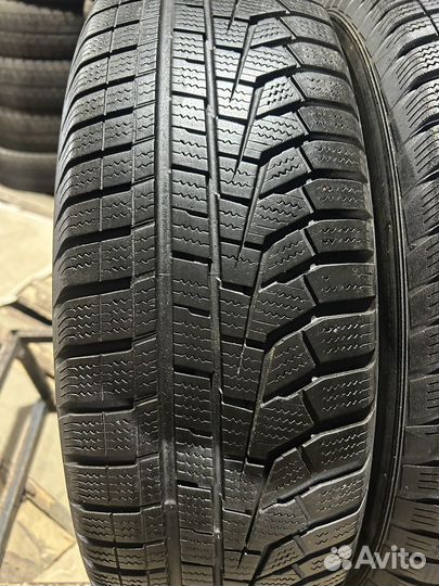 Hankook Winter I'Cept Evo2 W320A SUV 215/70 R16