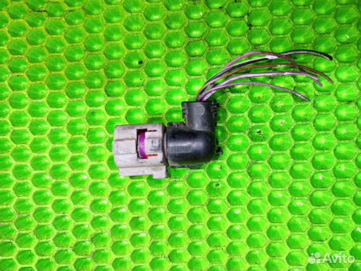 Разъём проводки двигателя Volkswagen Passat