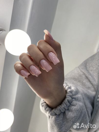 Модель на маникюр наращивание, покрытие