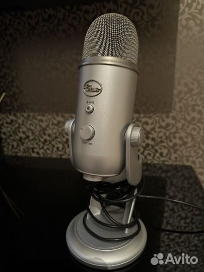 Микрофон blue yeti