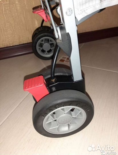 Летняя коляска - трость Maclaren Triumph