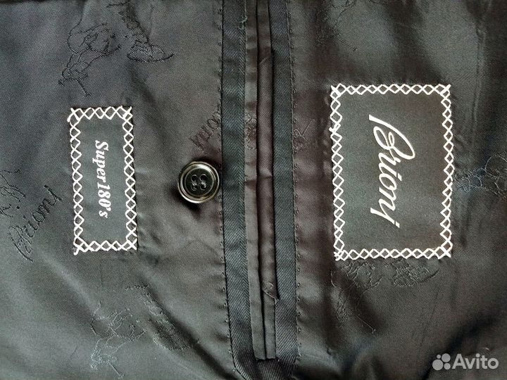 Мужской костюм brioni