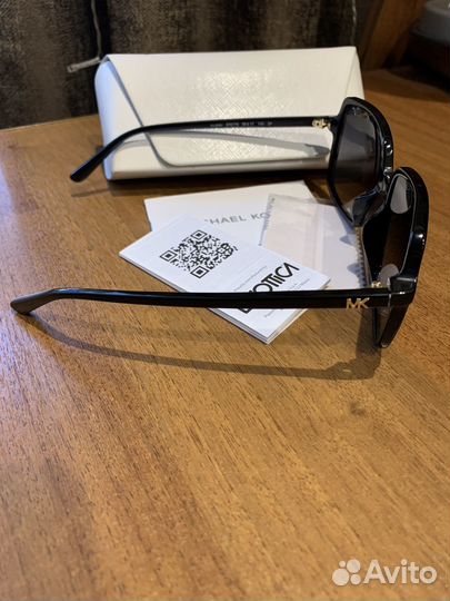 Солнцезащитные очки Michael Kors Isle Of Palms