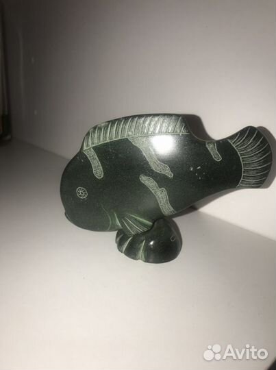 Змеевик/жадеит статуэтка рыбка