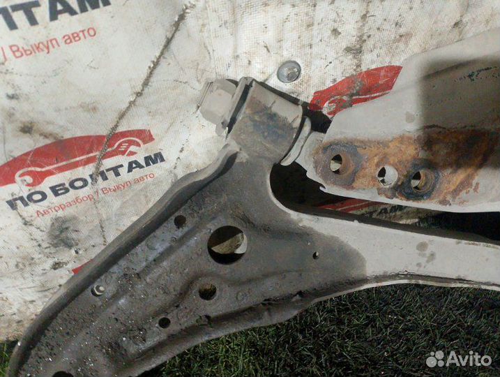 Рычаг подвески передний левый Nissan Prairie