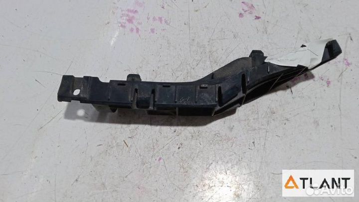 Крепление бампера передняя правая honda life