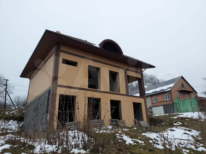 Дом 300 м² на участке 19,8 сот.