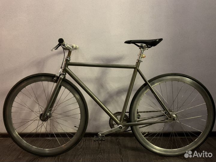 Велосипед синглспид Specialezed globe