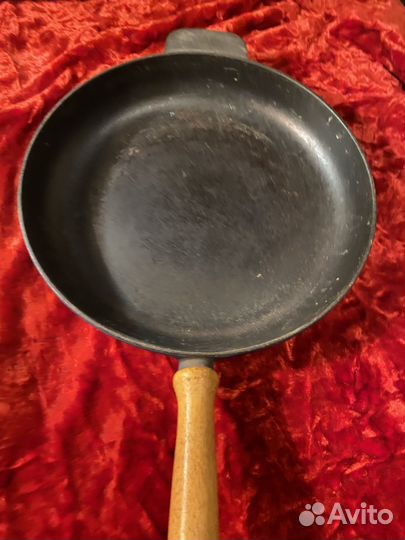 Сковорода чугунная большая тяжелая