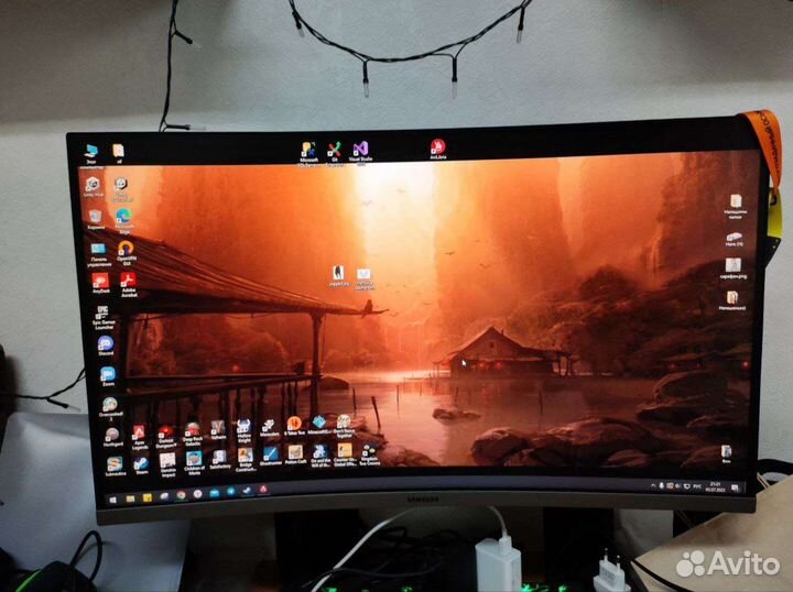 Монитор Samsung CR50 C27R500FHI