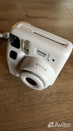 Фотоаппарат моментальной печати instax
