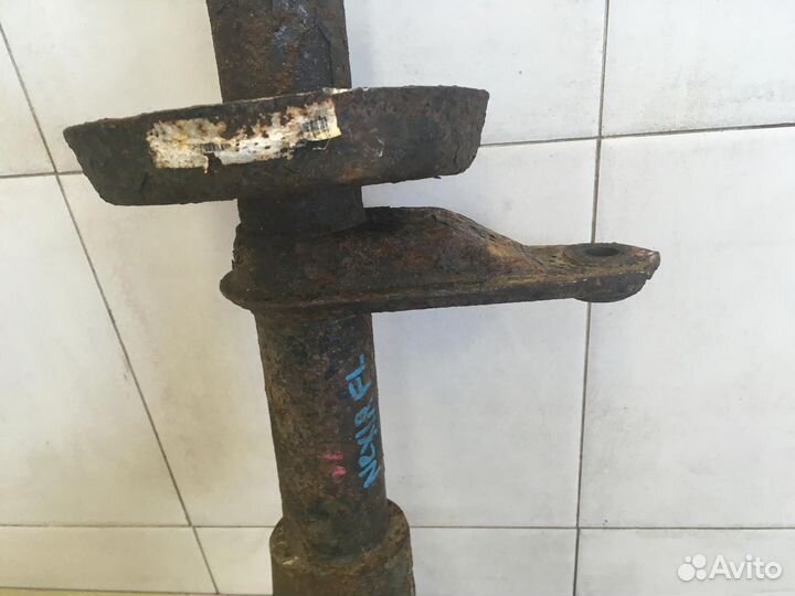 Кулак поворотный передний левый Nexia 1995-2016