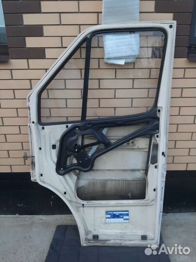 Дверь передняя sprinter 903