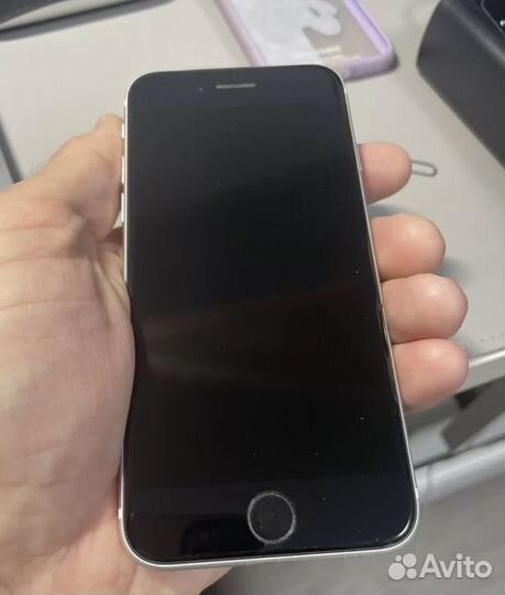 iPhone SE (2020), 64 ГБ