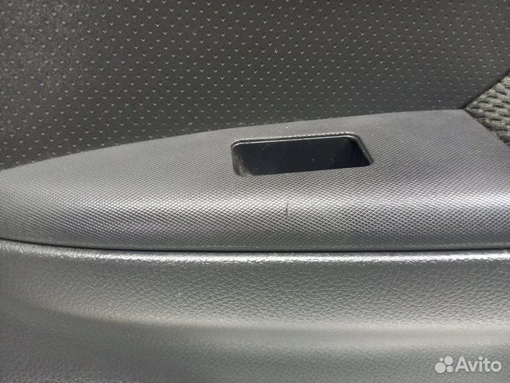 Обшивка двери задней правой Nissan Note 1 E11 1.6