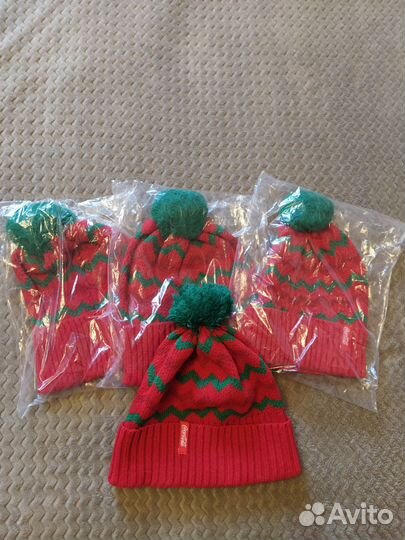 Шапки на девочку, перчатки, шарф