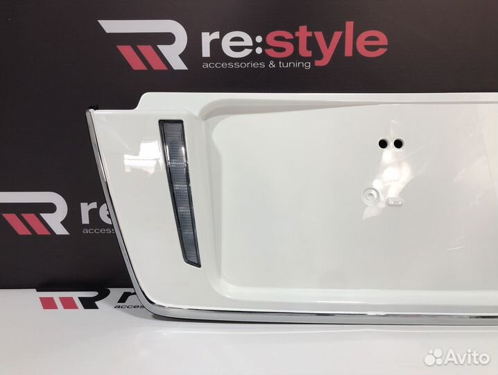 Накладка под номер на 5-ю дверь Lexus LX570 K249