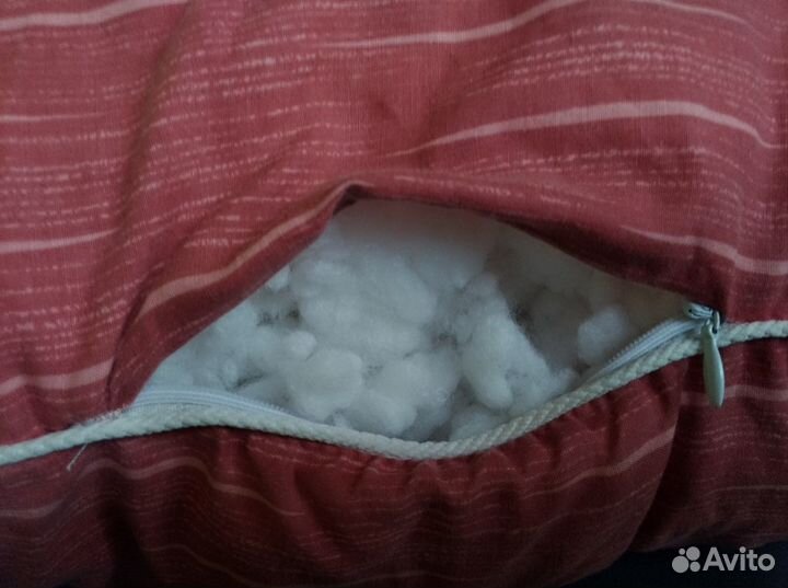 Подушки, иск. наполнитель. Прошли чистку. 65 на 70