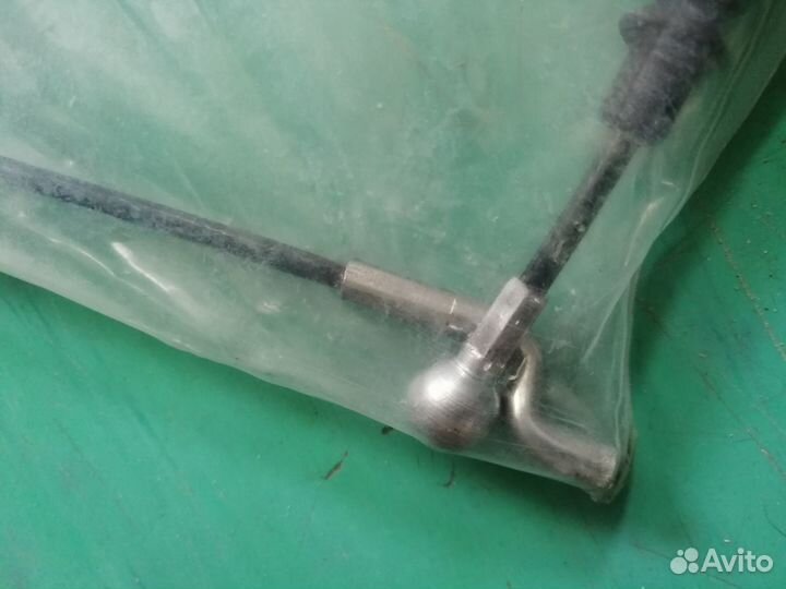 Трос ручного тормоза