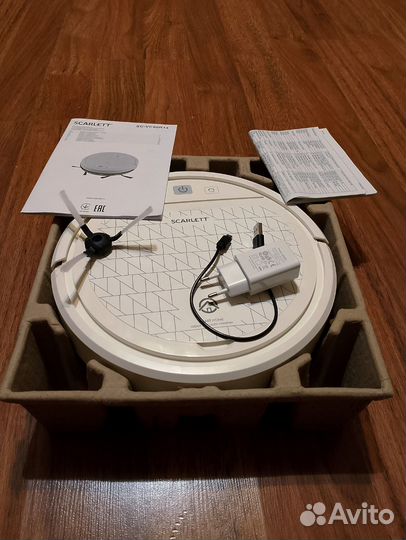 Робот пылесос scarlett