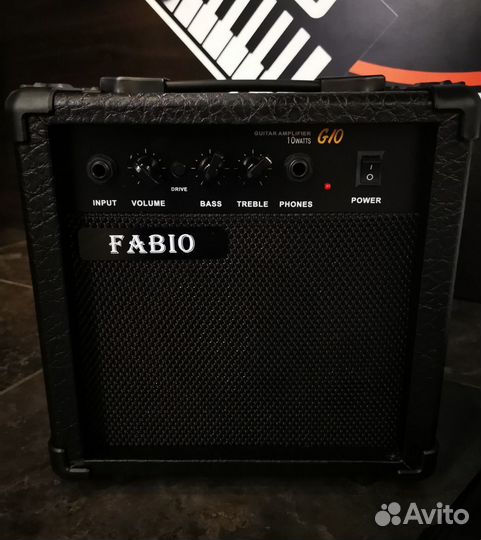 Электрогитара + комбоусилитель (комплект)