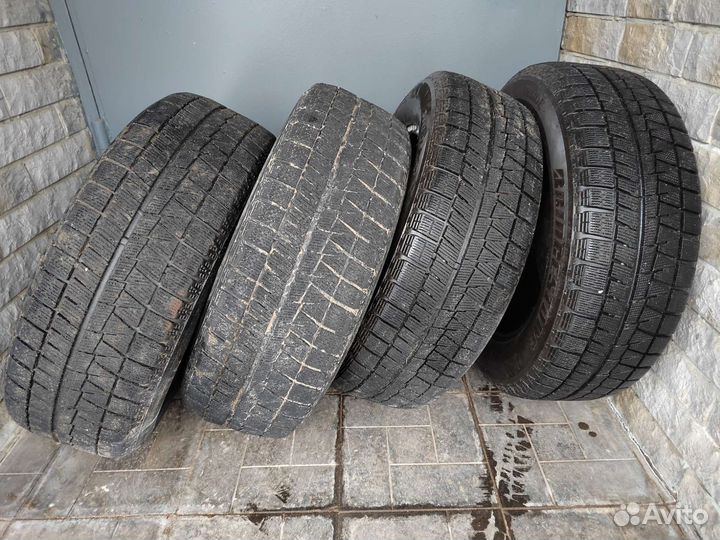 Bridgestone Blizzak Revo GZ 225/60 R17 99S