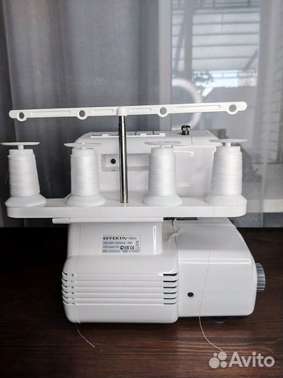 Швейная машина оверлок effektiv triumphator 1800X