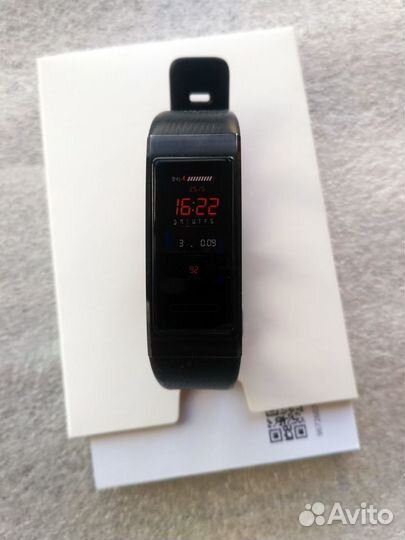 Фитнес браслет huawei Band 4 Pro