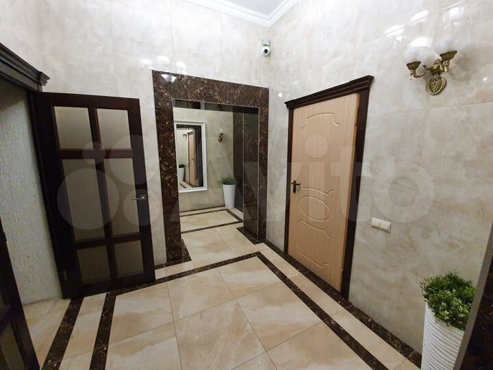 4-к. квартира, 170 м², 4/9 эт.