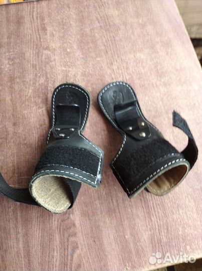 Напульсник кожаный