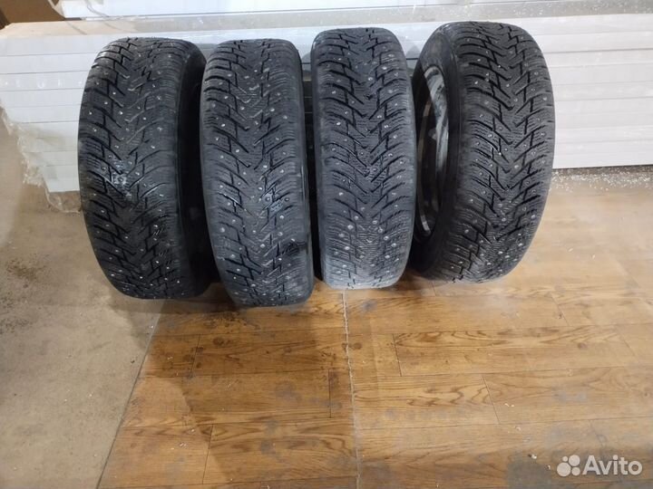 Nokian Tyres Hakkapeliitta 8 185/60 R15