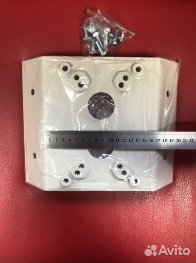 Кронштейн для поворотных камер угловой