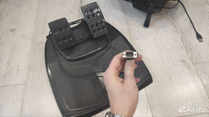 Руль + Педали для Симрейсинга Logitech Momo Racing