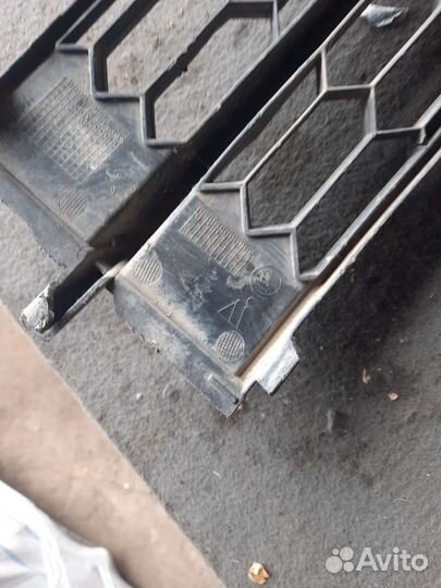 Решетка бампера skoda rapid 12-17г