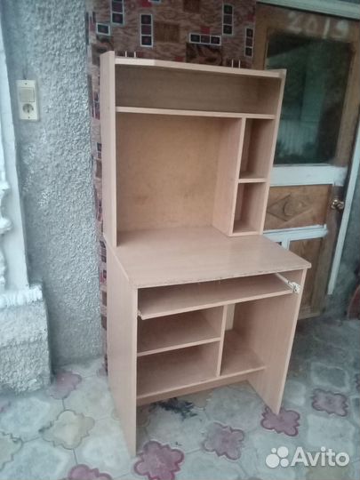 Письменный стол