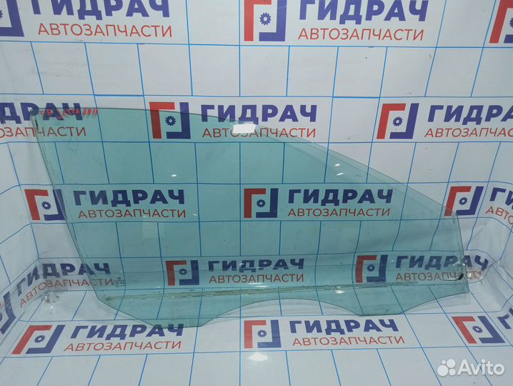 Стекло двери передней правой Volkswagen Jetta (A6)