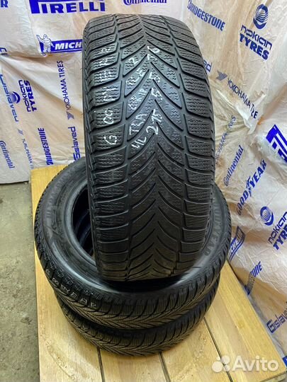 Goodyear UltraGrip Ice 2 215/55 R16