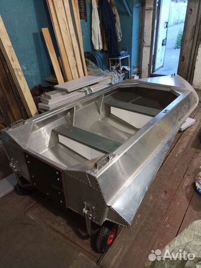 Лодка алюминиевая 