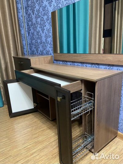 Туалетный столик