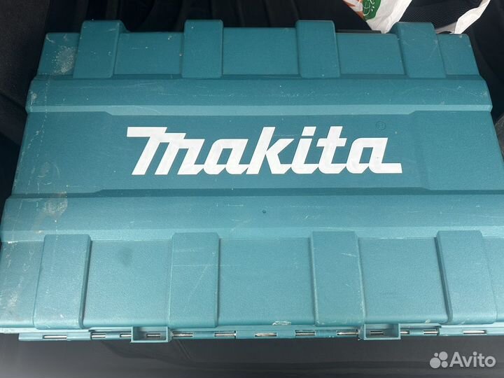 Отбойный молоток makita