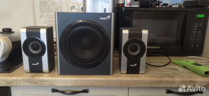 Компьютерная колонка Genius