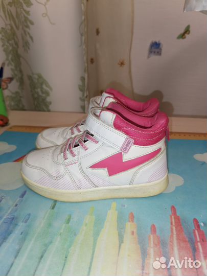 Ботинки на девочку 30 р