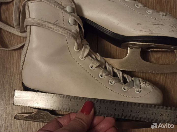 Коньки фигурные