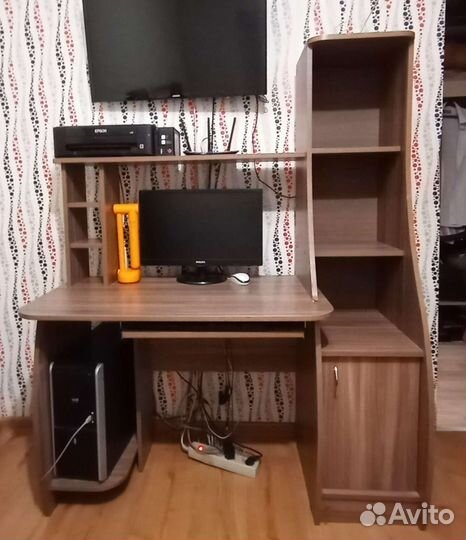 Компьютерный стол