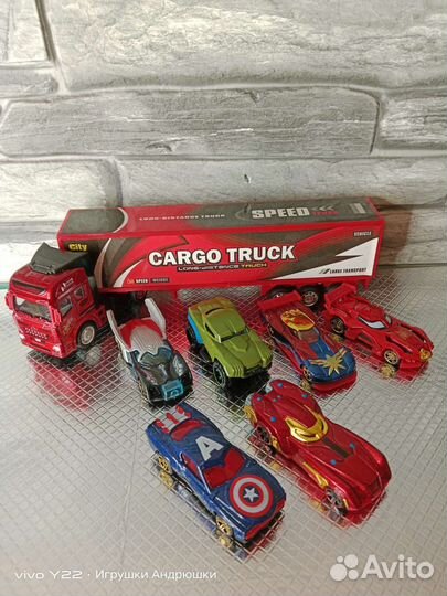 Наборы с машинками и грузовиком Hot Wheels