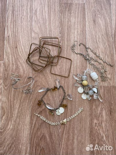 Бижутерия браслеты много