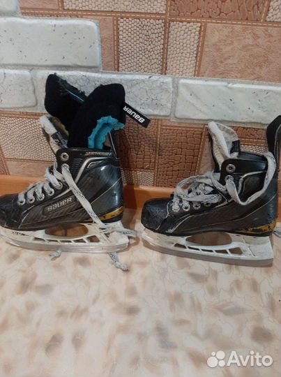 Хоккейные коньки bauer